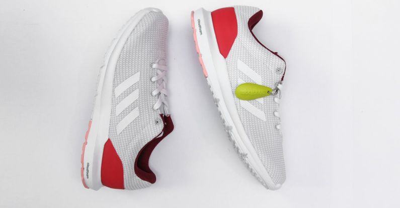 Creativity Boost - Pair of sneakers for training